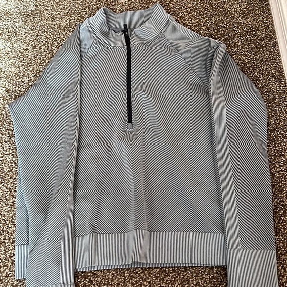 Rest Less Cropped Half Zip - Picture 2 of 3